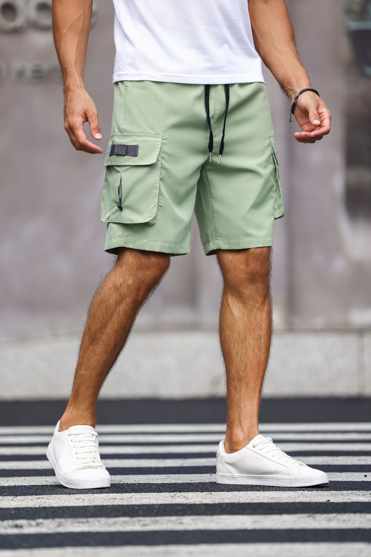 KZZ Men's Solid-Color Cargo Shorts with Flap Pockets