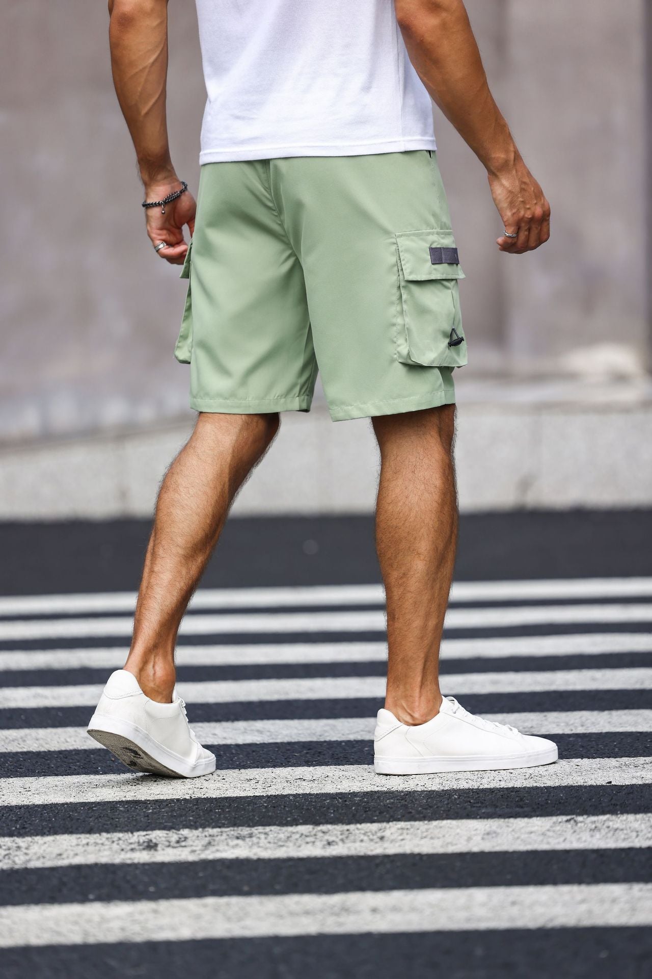 KZZ Men's Solid-Color Cargo Shorts with Flap Pockets