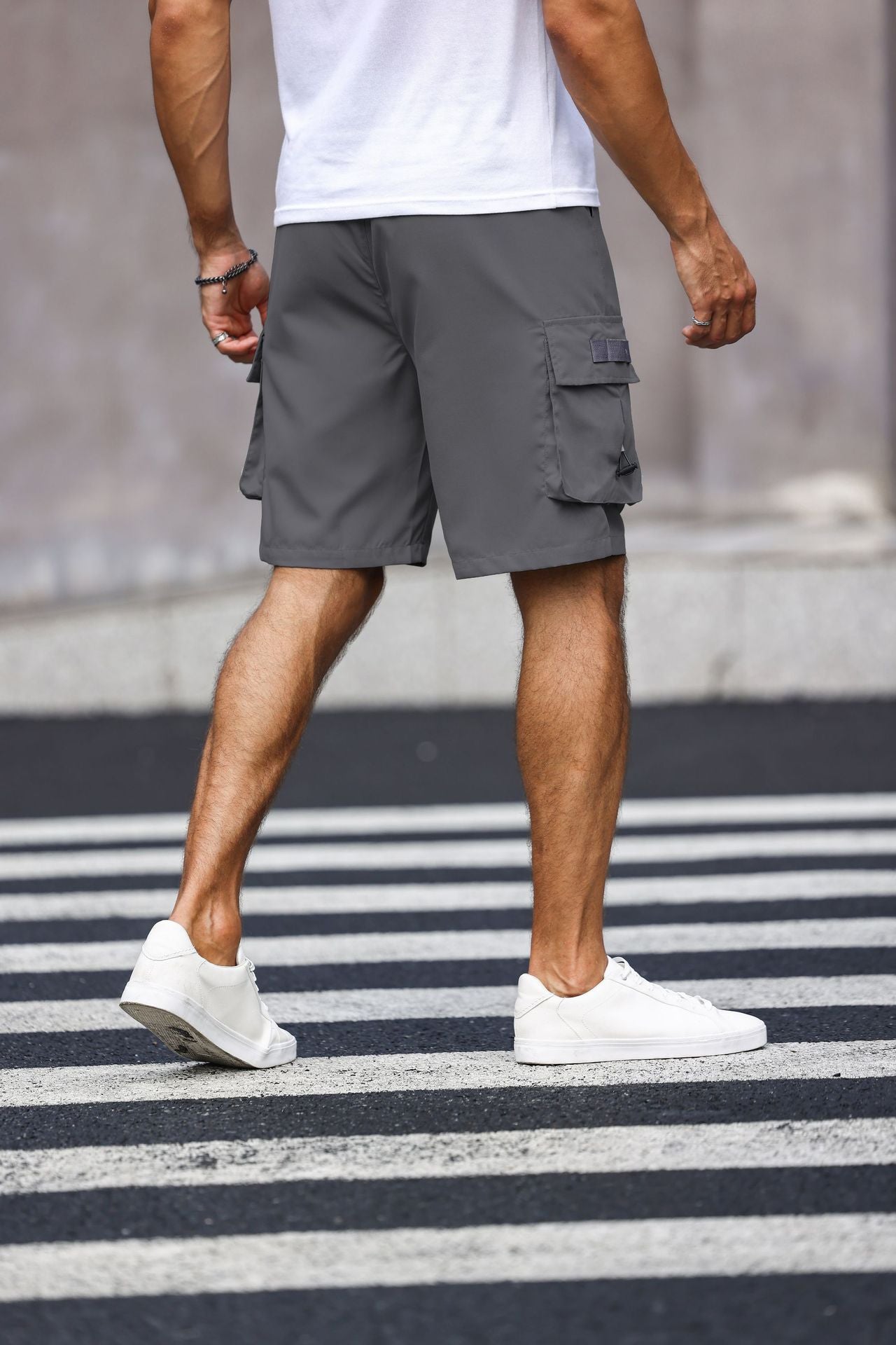 KZZ Men's Solid-Color Cargo Shorts with Flap Pockets