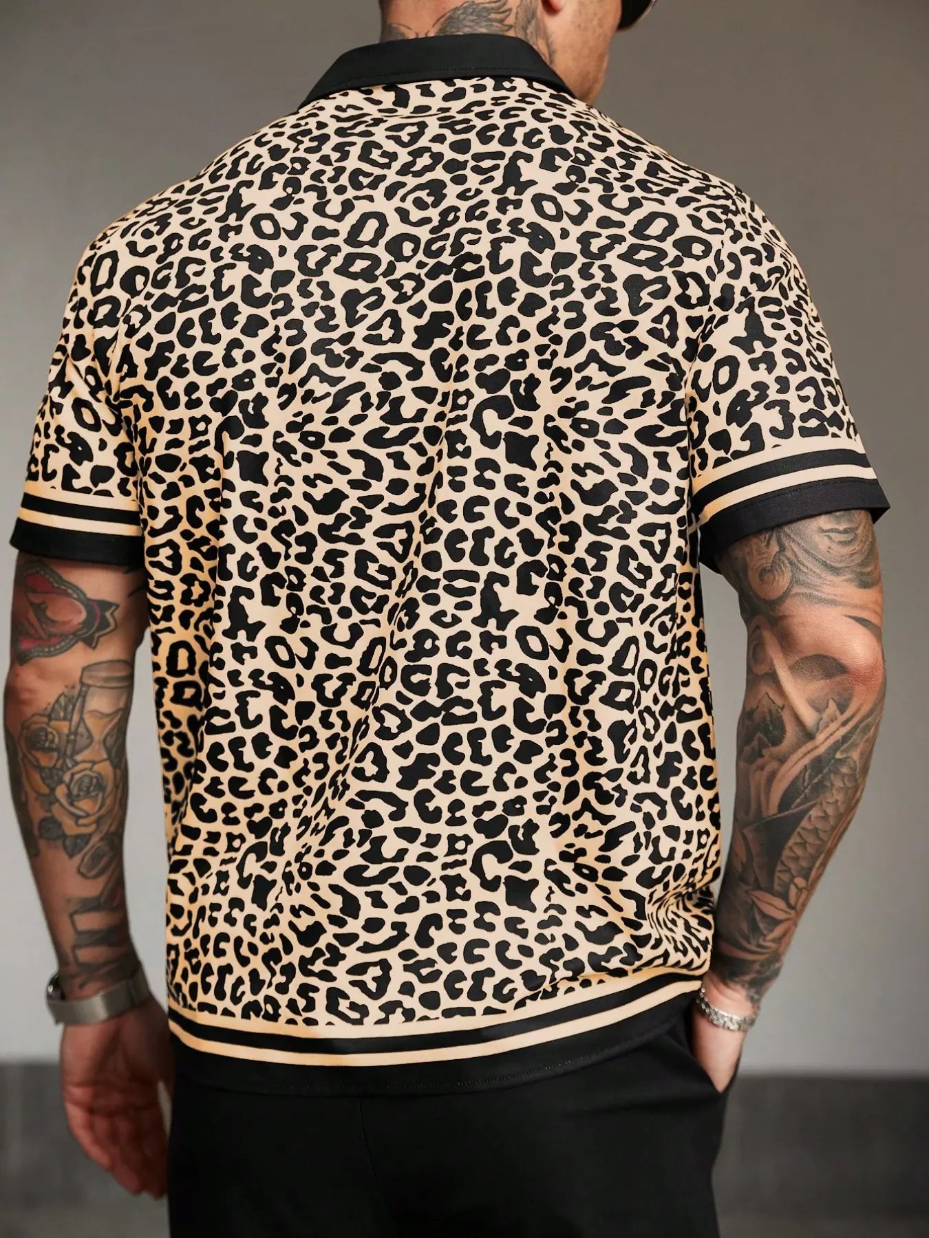 KZZ Men's Casual Short-Sleeve Shirt with Leopard Print Color-Blocking and Spread Collar